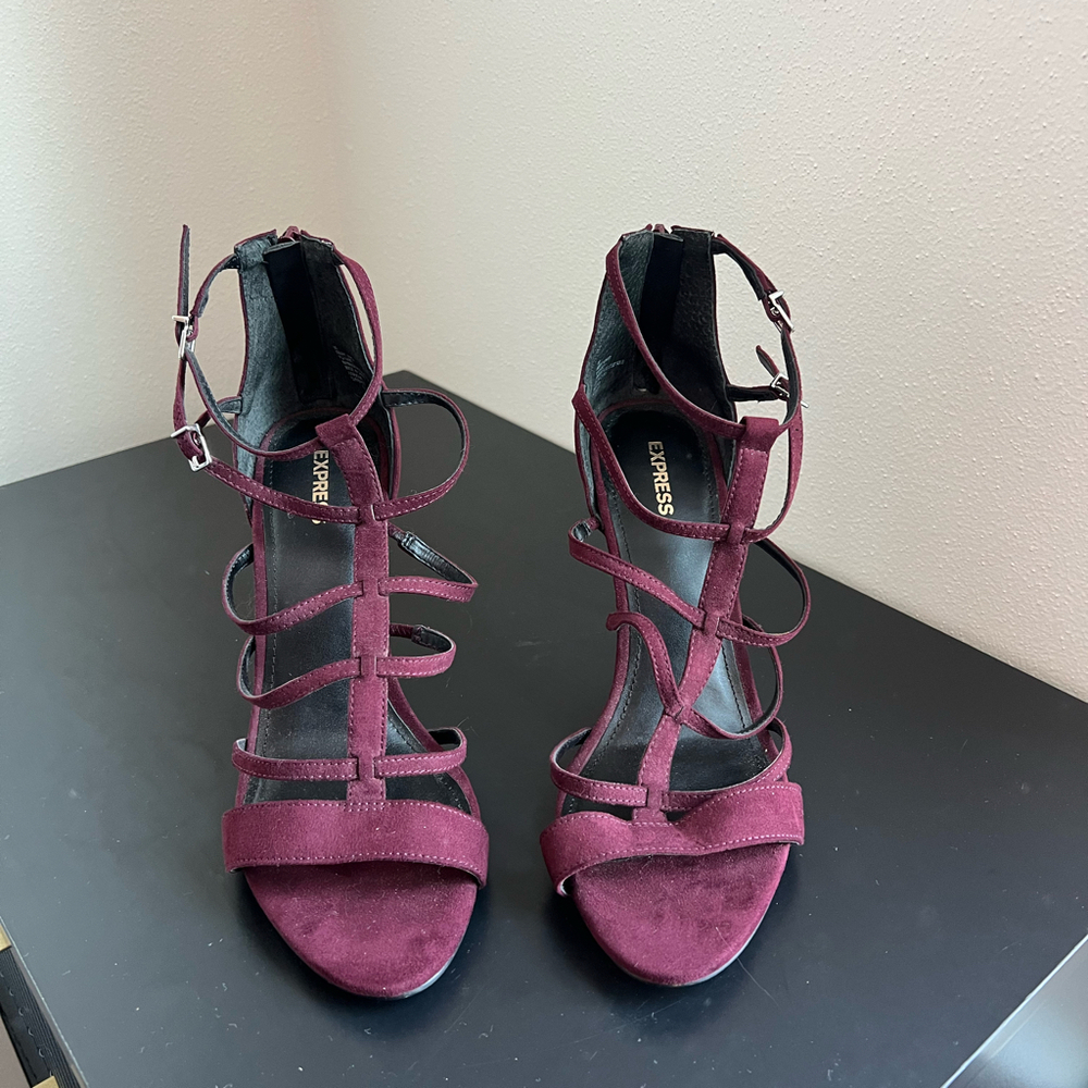 Express maroon heels